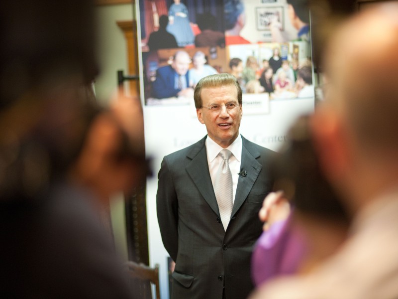 Lowell Milken Speaks to Community Leaders